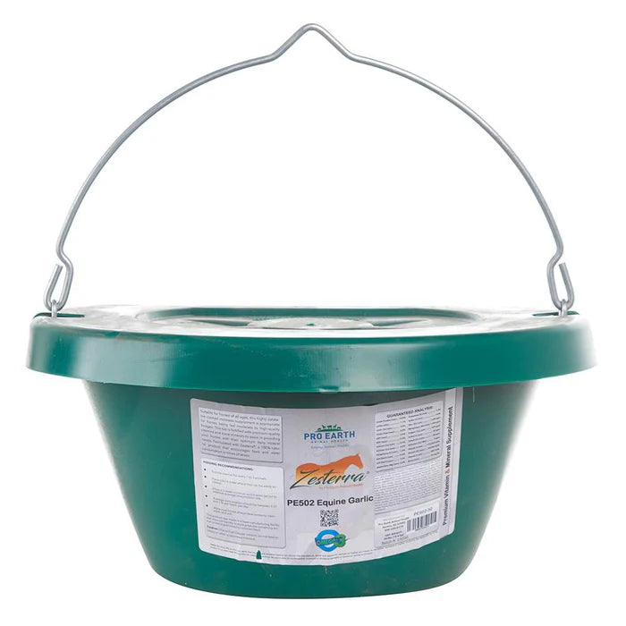 Zetserra Lick Tub with Garlic - 30 lb Hanging Bucket